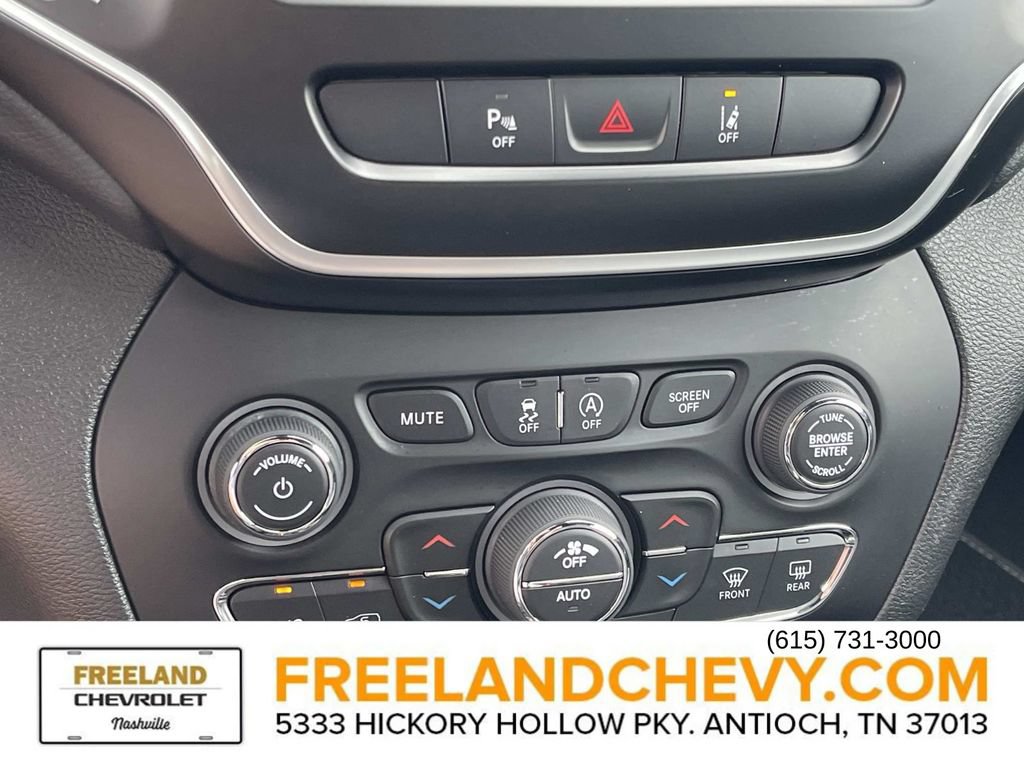 Used 2021 Jeep Cherokee Latitude Lux 80th Anniv w/ Quick Order Package 26U 80TH FWD image 35