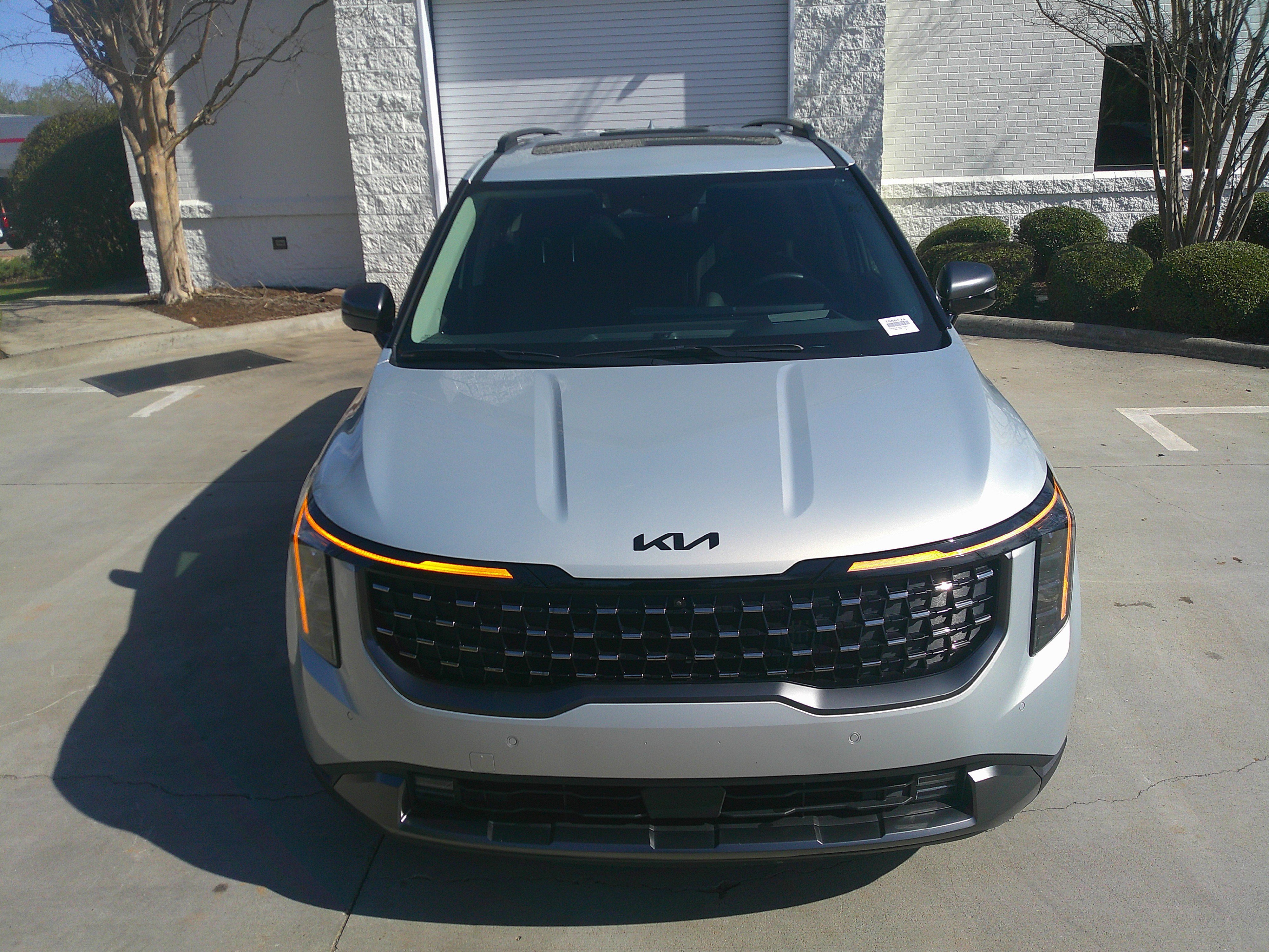 Used 2025 Kia Carnival SX Prestige image 3