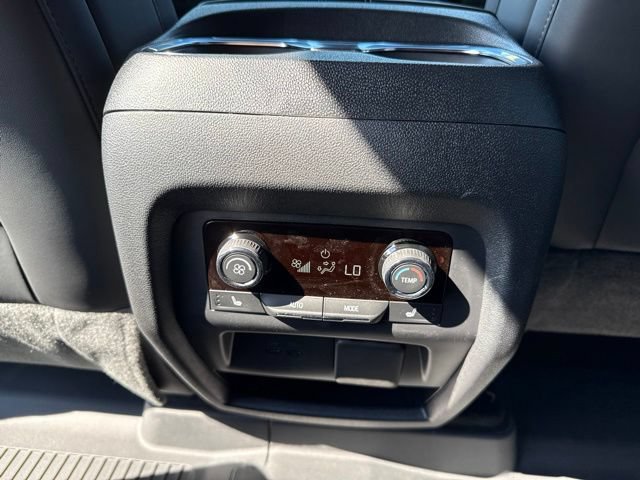 New 2027 Chevrolet Traverse RS w/ LPO, Floor Liner Package AWD/4WD image 24
