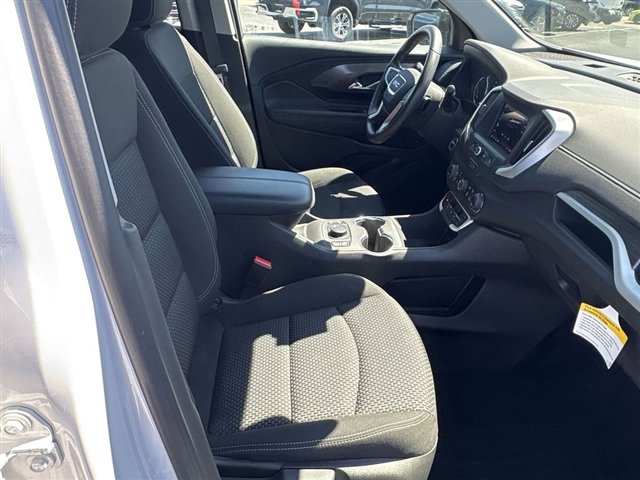 Used 2023 GMC Terrain SLE w/ Driver Convenience Package image 26