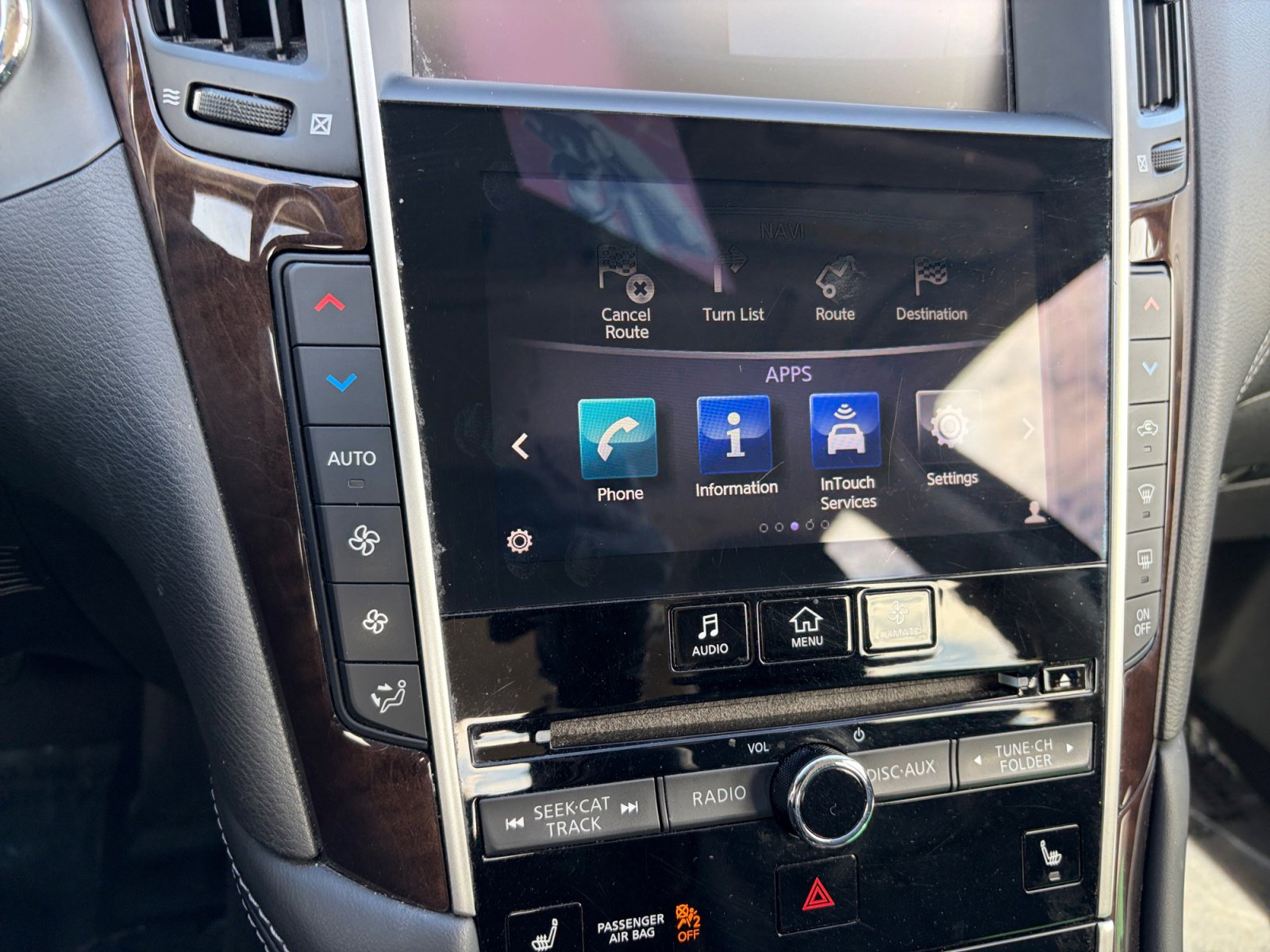 Used 2018 INFINITI Q50 Luxe w/ Essential Package (3.0T Luxe) AWD/4WD image 33