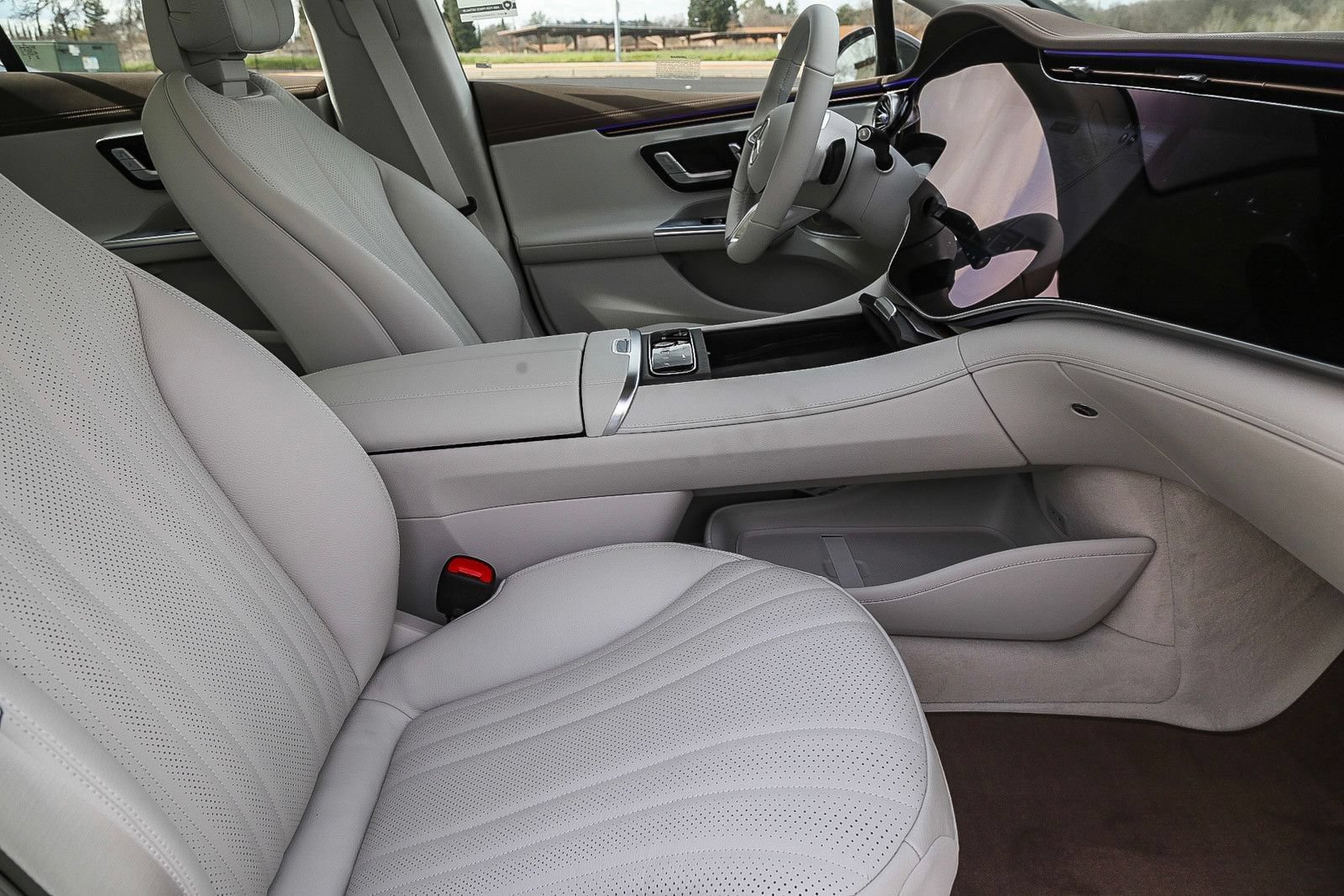 New 2024 Mercedes-Benz EQE 500 4MATIC Sedan image 15