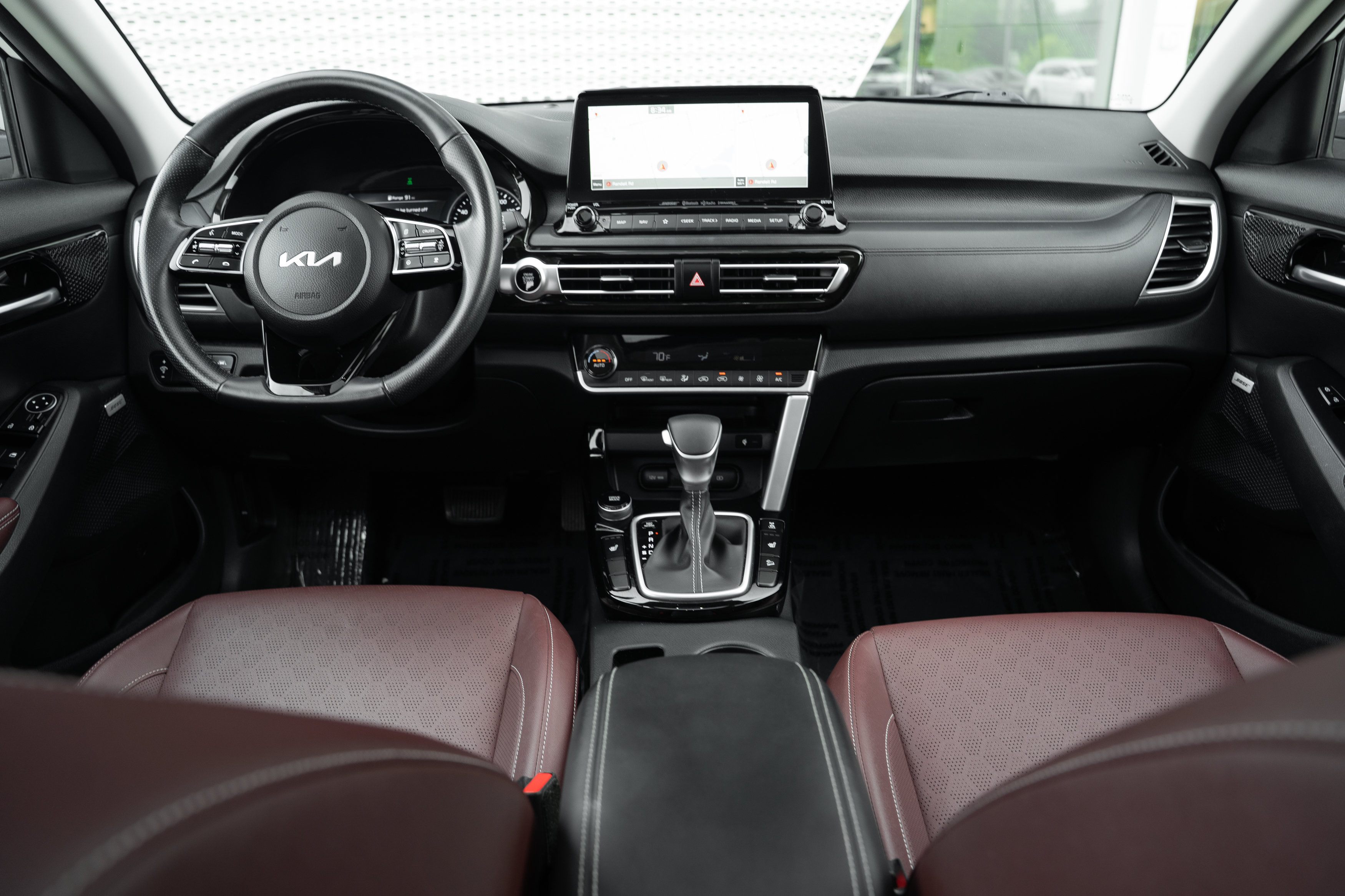 Used 2022 Kia Seltos SX w/ Sunroof Package AWD/4WD image 8