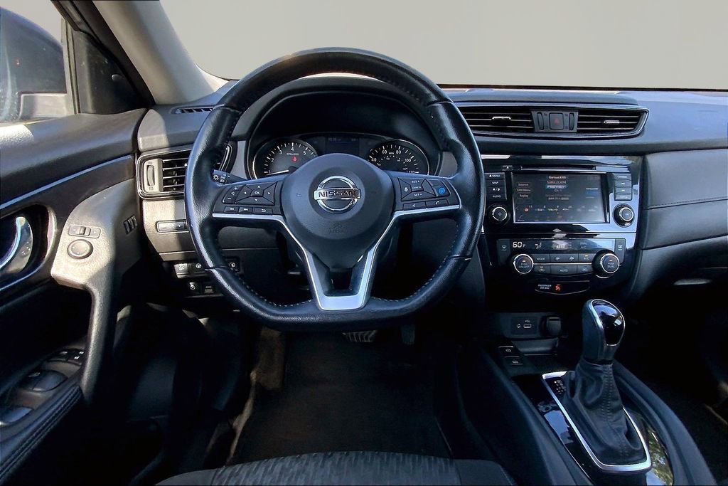Used 2020 Nissan Rogue SV w/ Premium Package image 8
