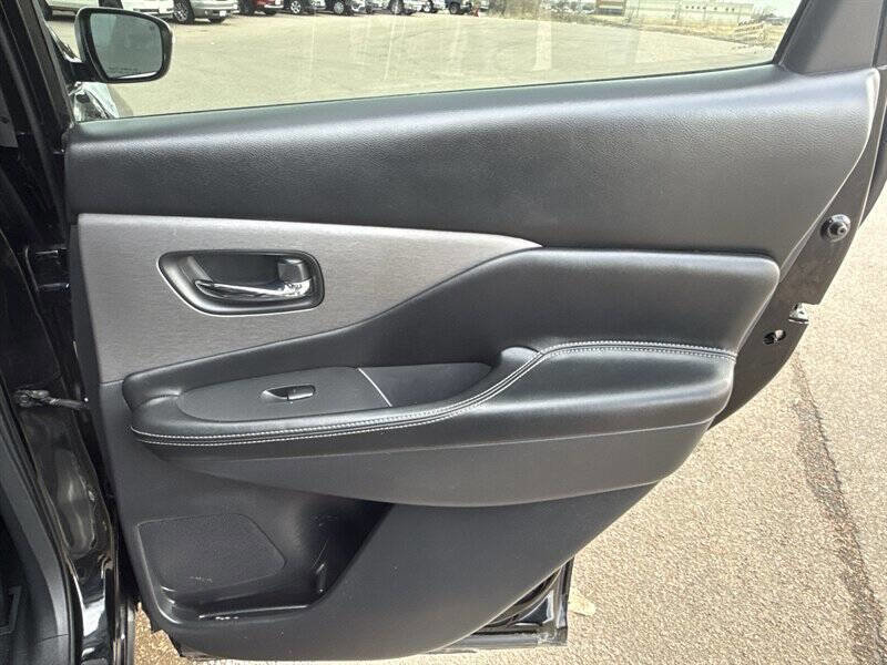 Used 2022 Nissan Murano SV w/ SV Midnight Edition Package image 22