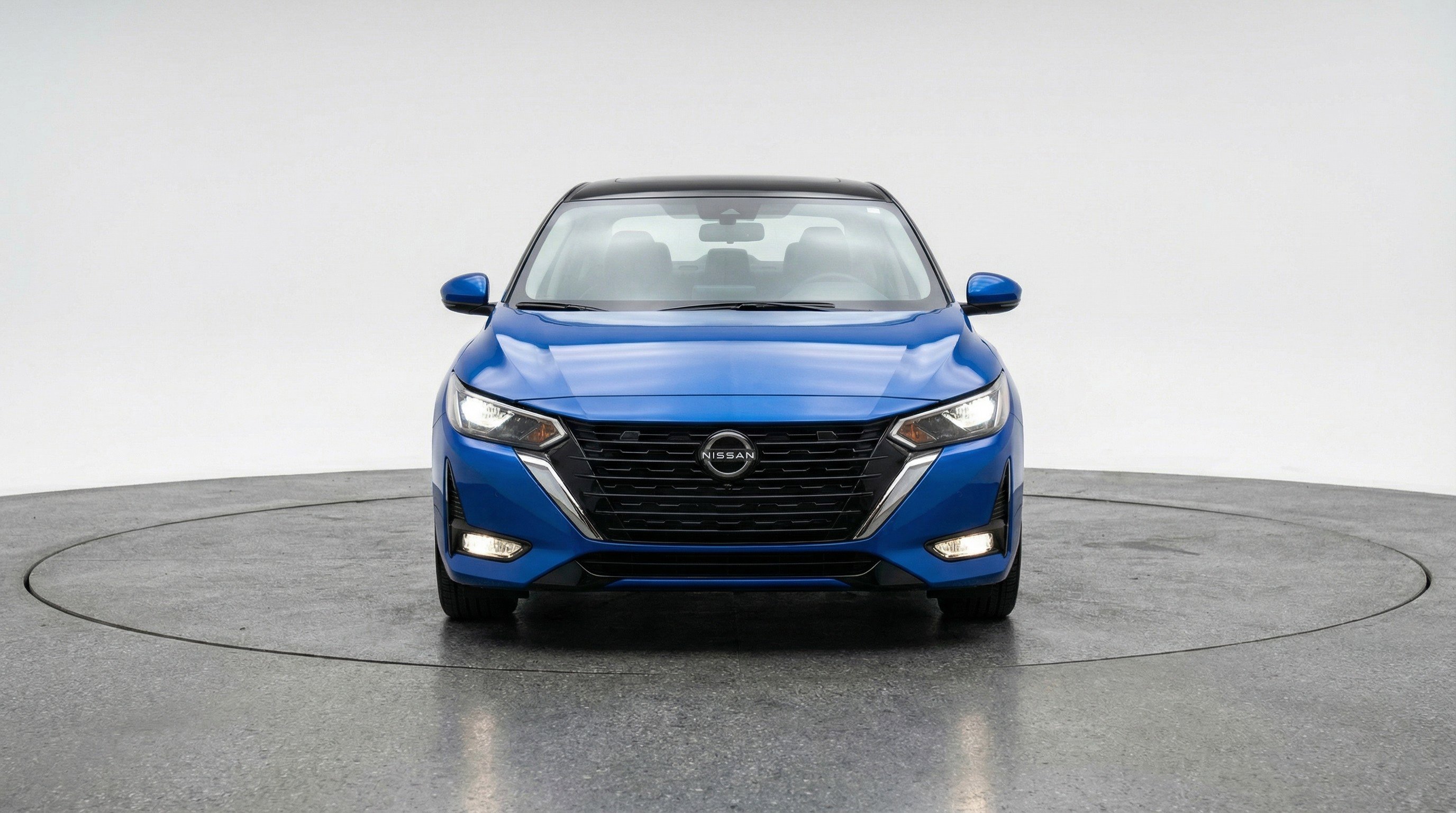 Used 2025 Nissan Sentra SV image 2