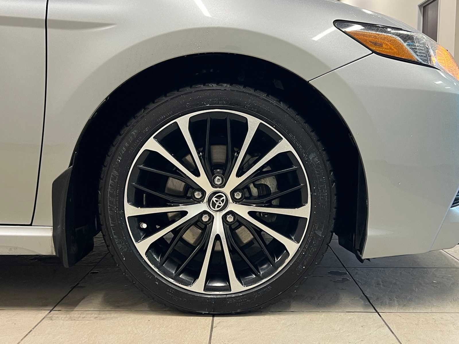 Used 2018 Toyota Camry SE image 7