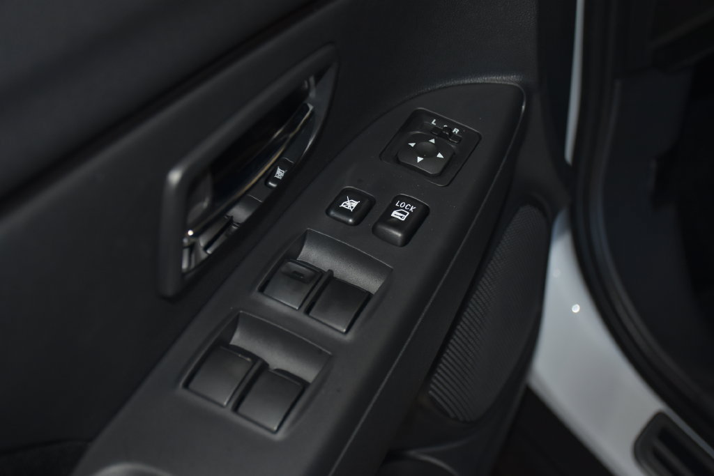 New 2027 Mitsubishi Outlander Sport LE AWD/4WD image 25