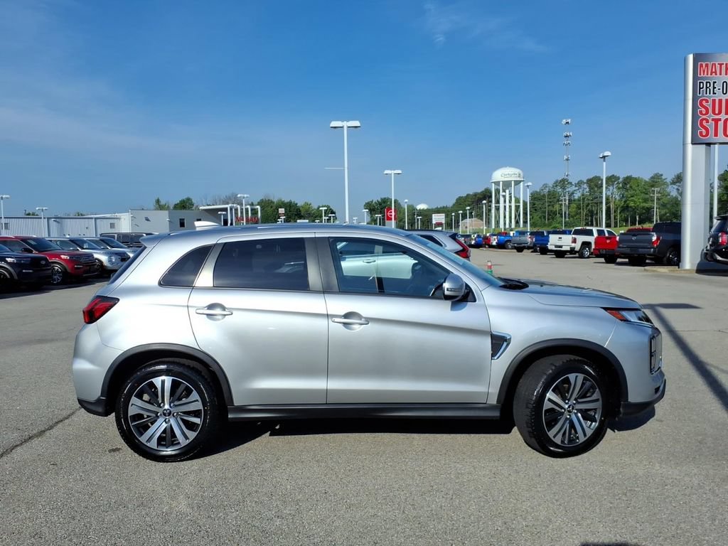 Used 2022 Mitsubishi Outlander Sport SE FWD image 2