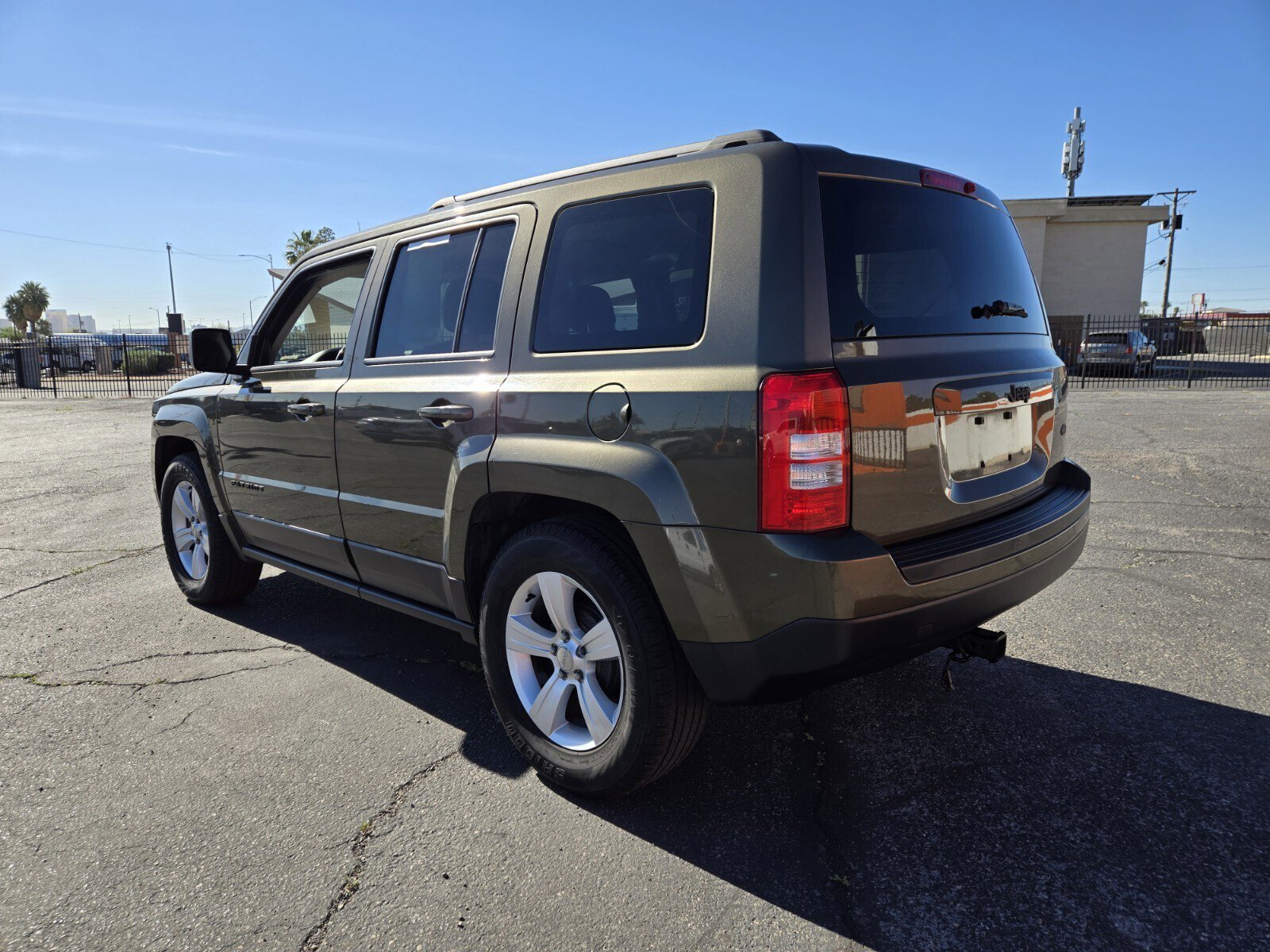 Used 2015 Jeep Patriot Latitude image 3