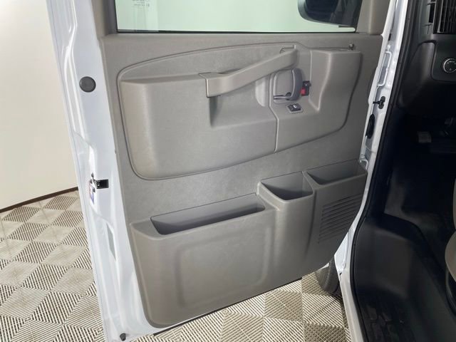 New 2025 Chevrolet Express 3500 w/ Driver Convenience Package image 17
