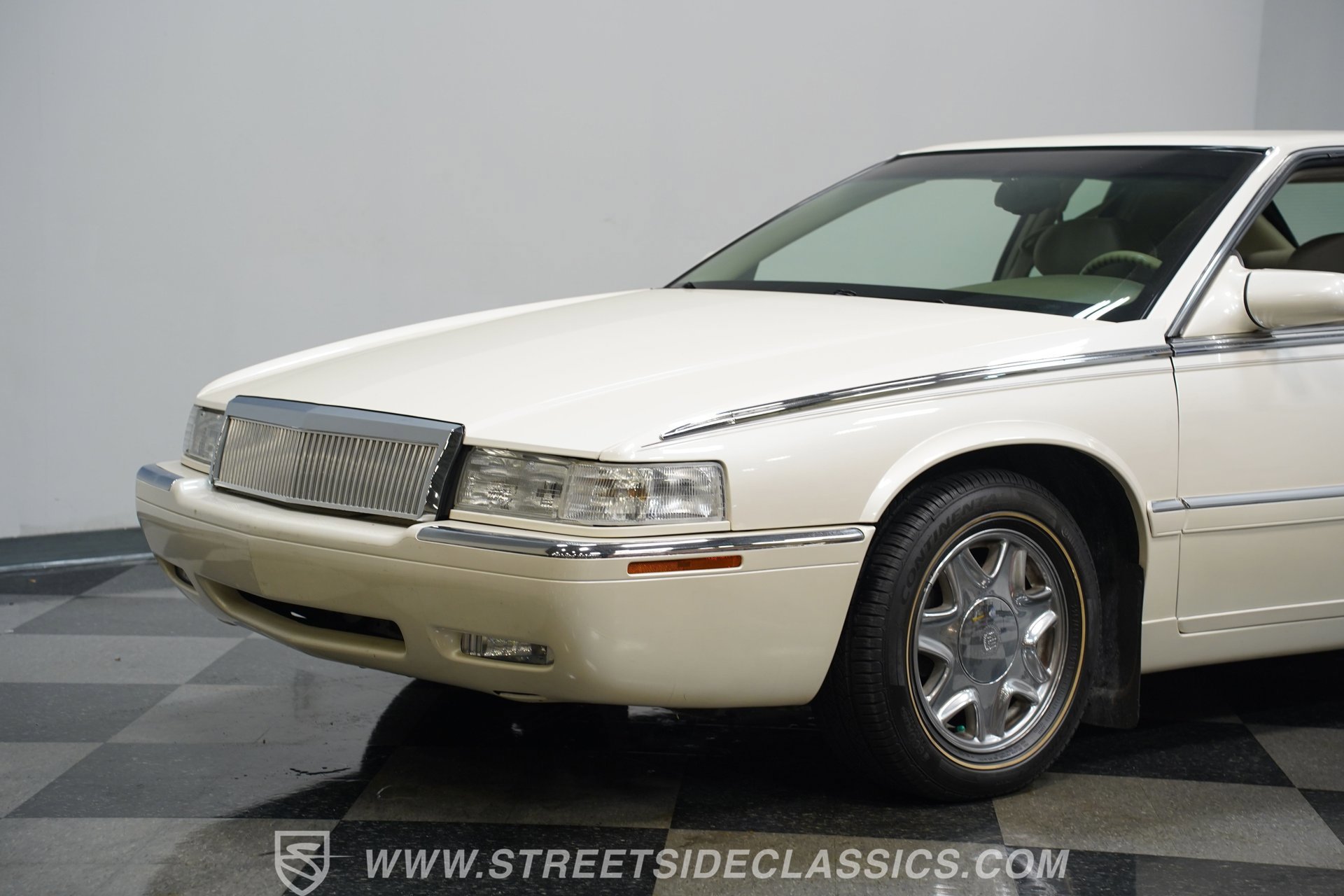 Used 2001 Cadillac Eldorado ESC w/ Comfort/Convenience Pkg FWD image 18