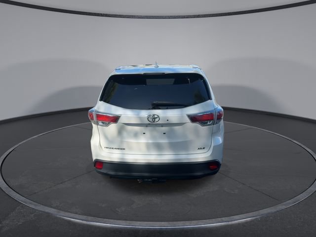 Used 2014 Toyota Highlander XLE image 12