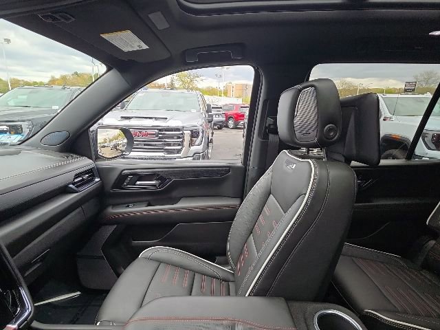 Used 2025 GMC Yukon AT4 Ultimate AWD/4WD image 29