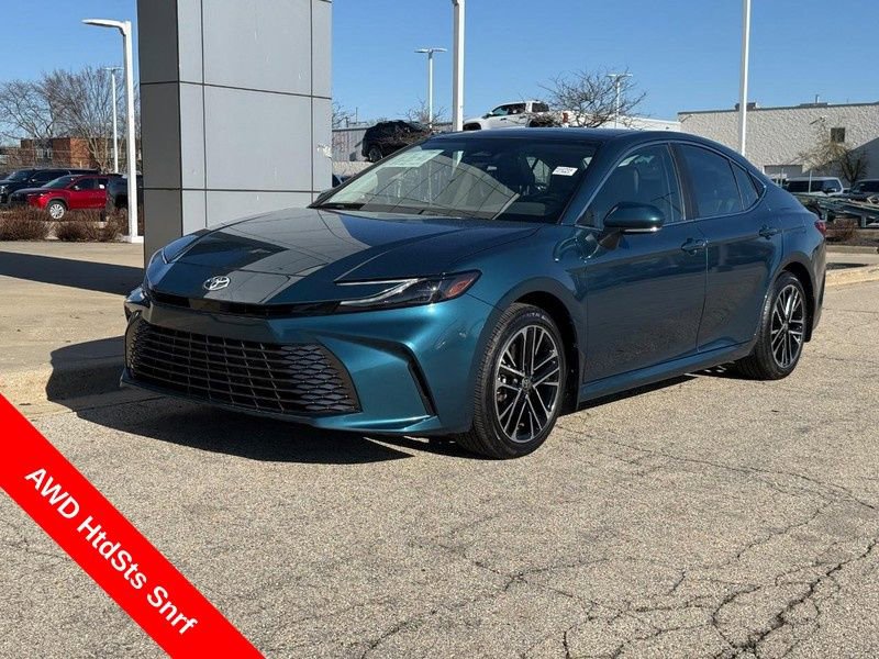 Used 2025 Toyota Camry XLE AWD/4WD image 7