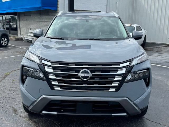 Used 2025 Nissan Rogue SL w/ Tech Package FWD image 2