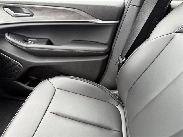 New 2025 Jeep Grand Cherokee L Limited w/ Black Appearance Package image 31