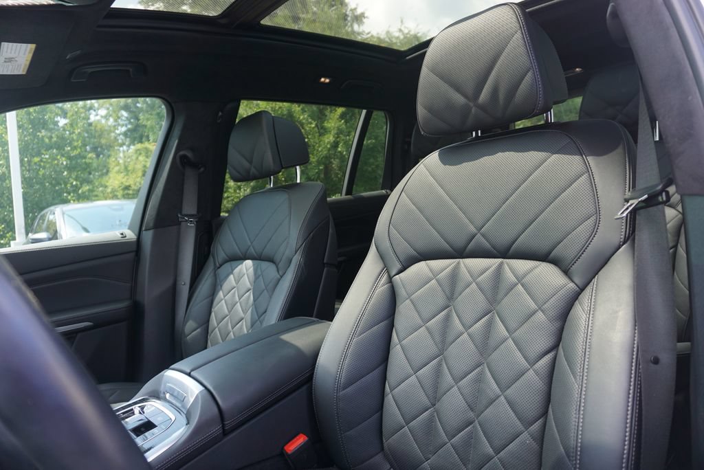 Used 2023 BMW X7 xDrive40i w/ Executive Package AWD/4WD image 13