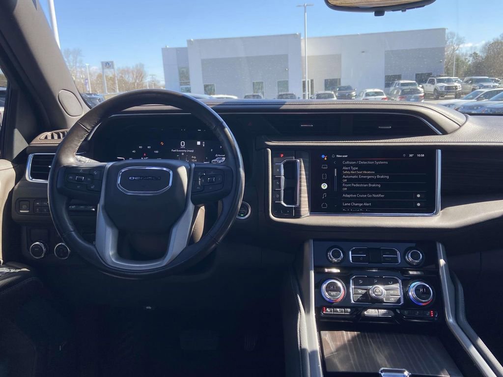 Used 2022 GMC Yukon XL Denali w/ Denali Premium Package RWD image 12