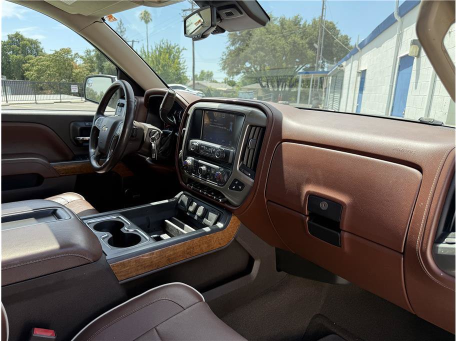 Used 2014 Chevrolet Silverado 1500 High Country w/ High Country Premium Package AWD/4WD image 20