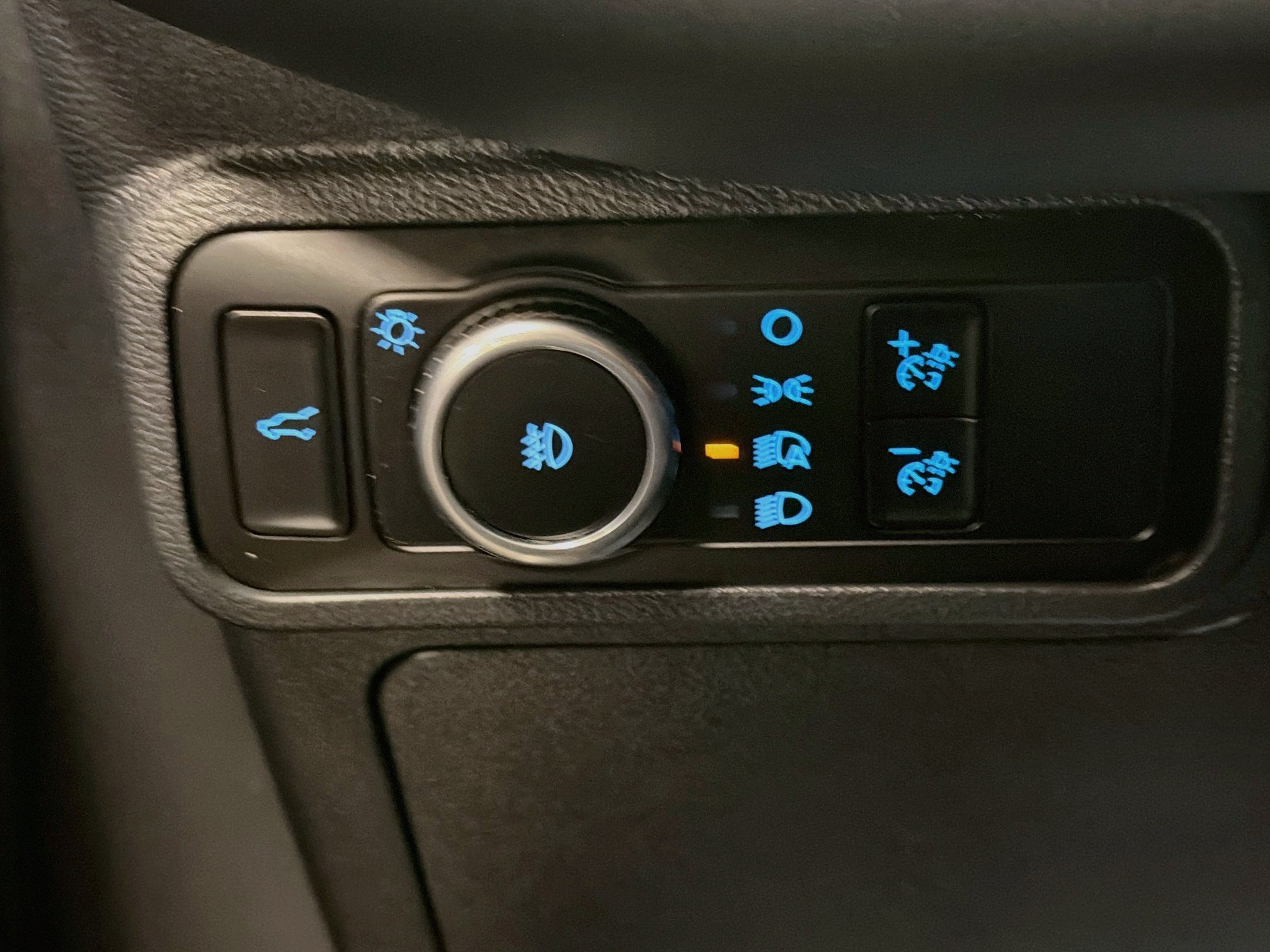 Used 2025 Ford Explorer ST-Line w/ ST-Line Street Pack AWD/4WD image 17