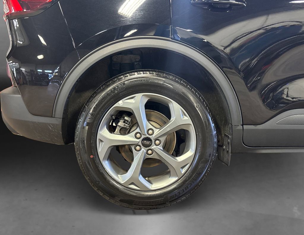 Certified 2025 Ford Escape ST-Line AWD/4WD image 15