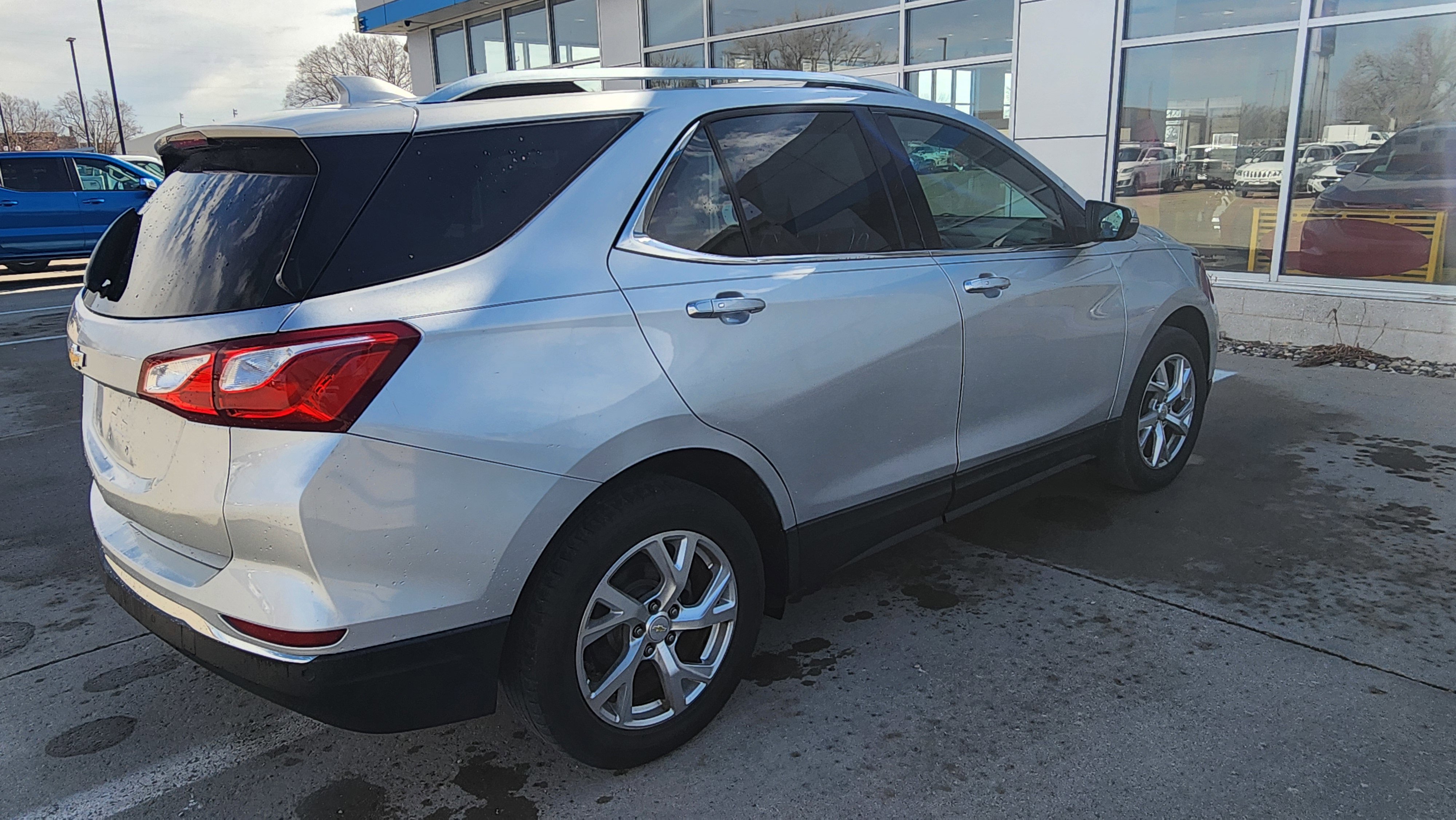 Used 2018 Chevrolet Equinox Premier image 4