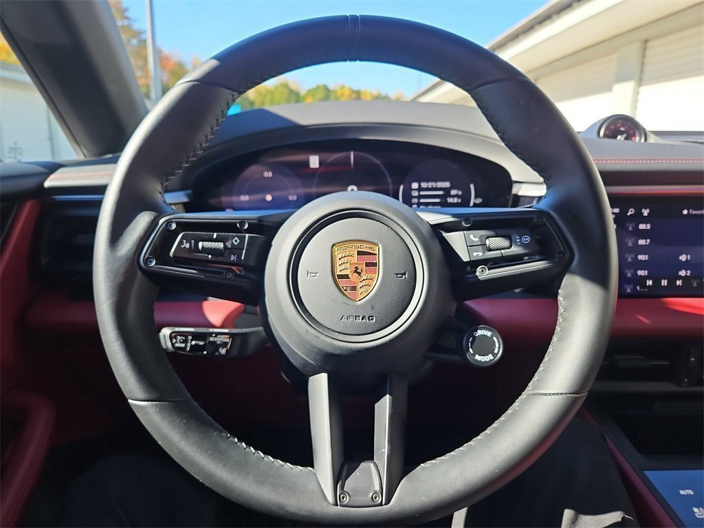 Certified 2025 Porsche Macan 4 Electric image 36