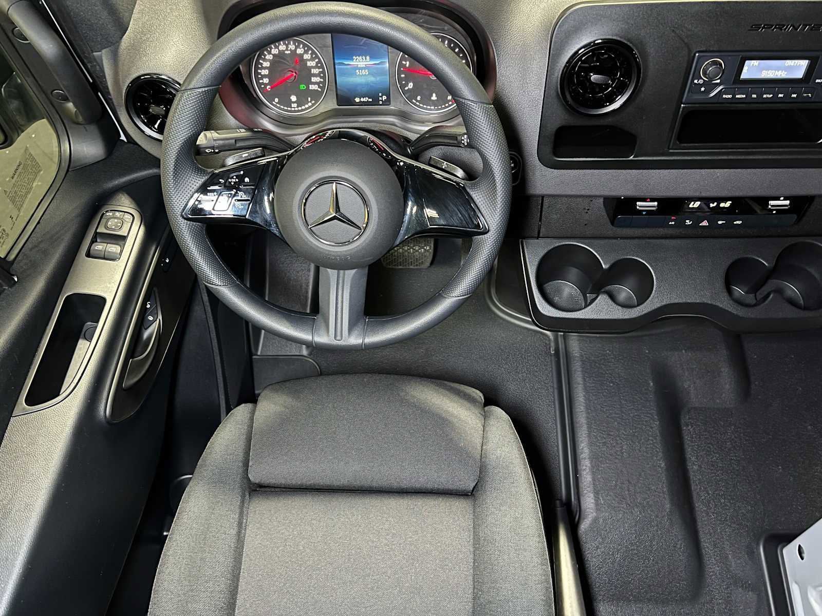 Used 2025 Mercedes-Benz Sprinter 2500 image 31