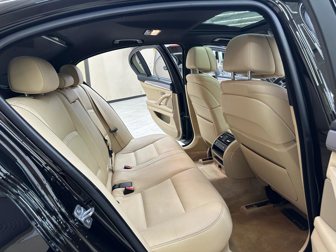 Used 2014 BMW 550i Sedan RWD image 38