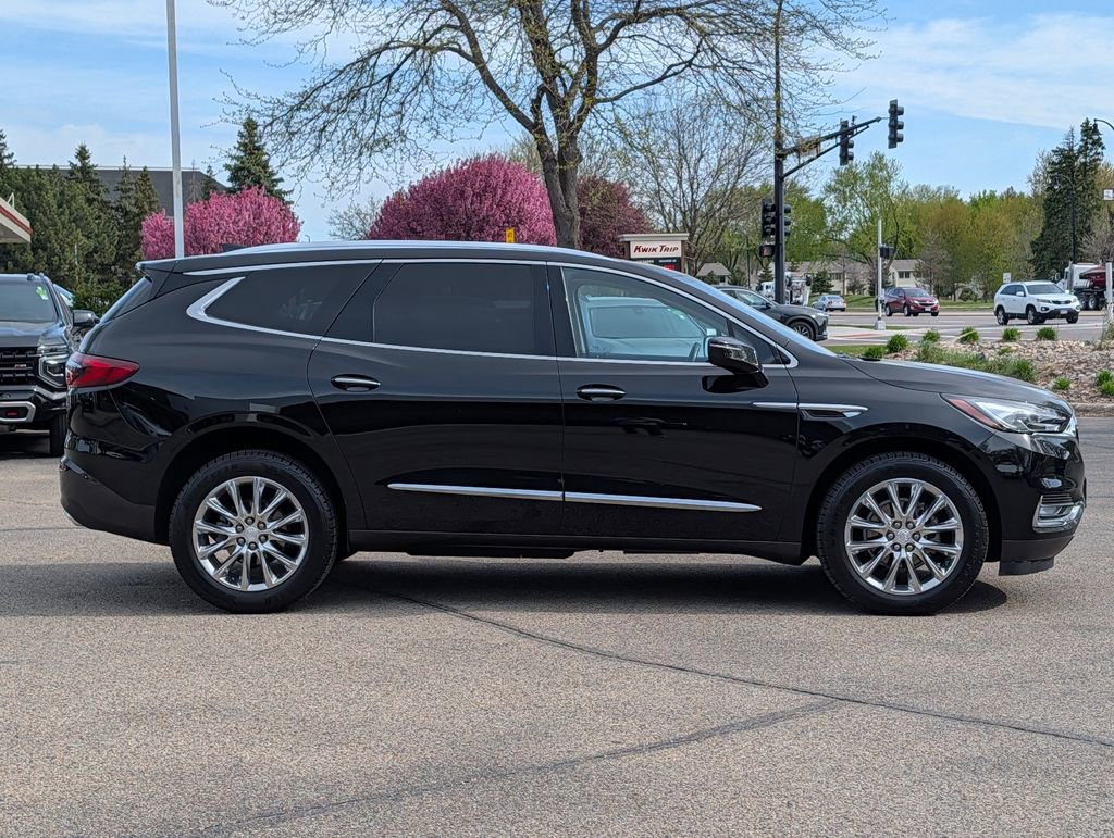 Used 2021 Buick Enclave Premium w/ Sun and Sites Package AWD/4WD image 13