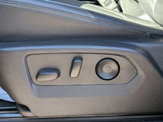 Used 2025 GMC Sierra 1500 SLT RWD image 19