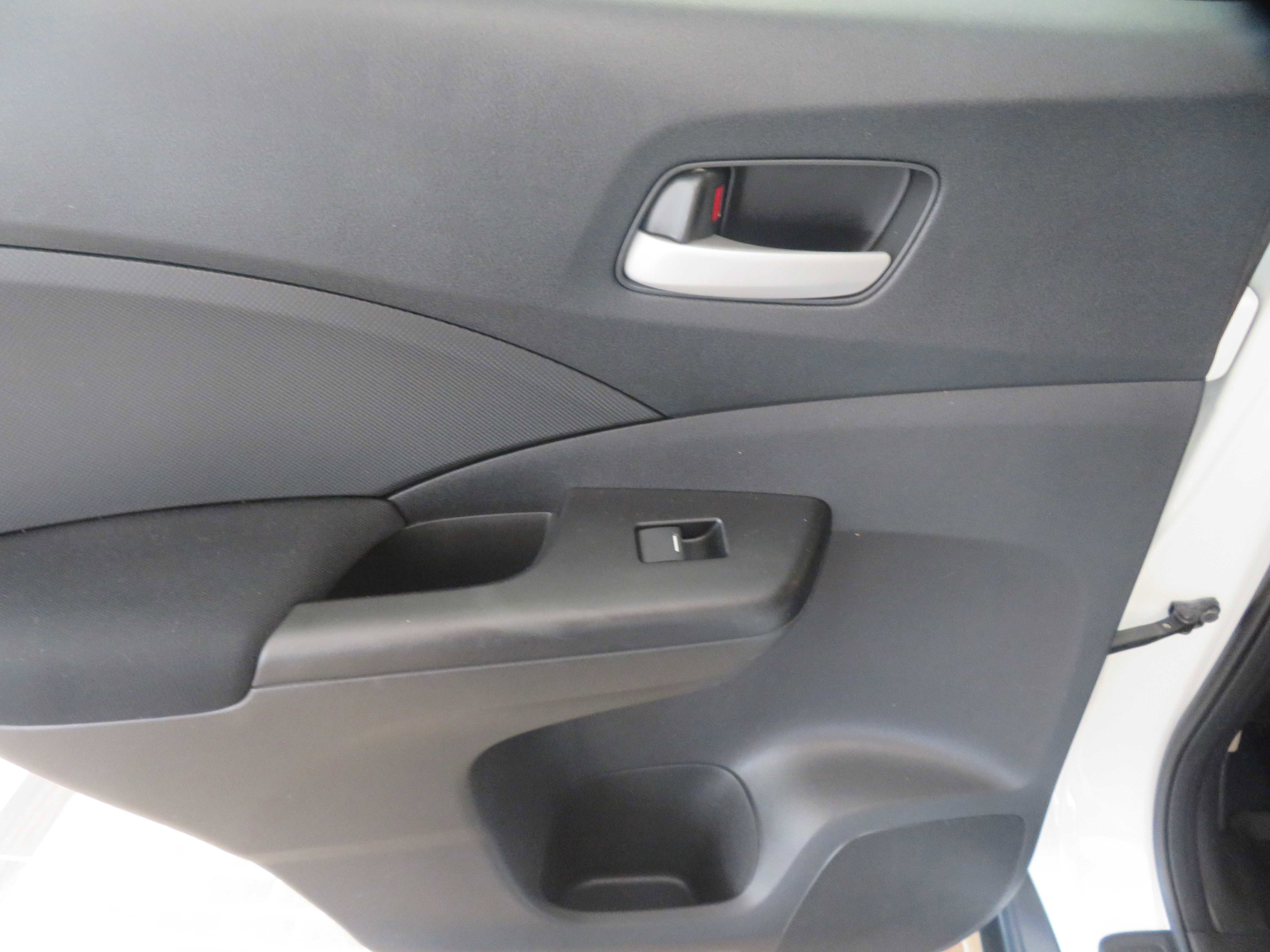 Used 2015 Honda CR-V LX image 19