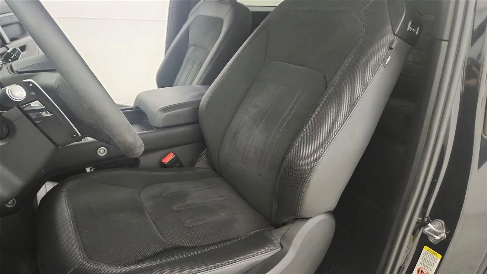 Used 2022 Land Rover Defender 90 V8 image 23