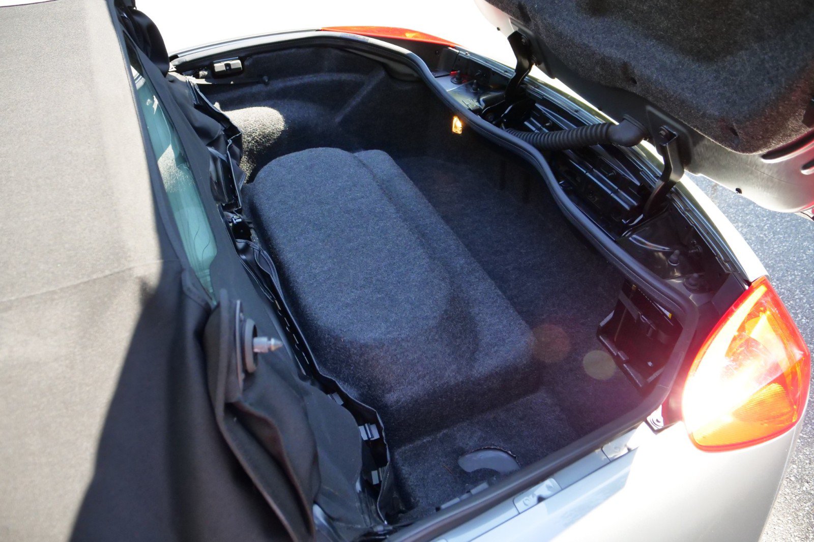 Used 2007 Pontiac Solstice Convertible w/ Premium Package RWD image 35