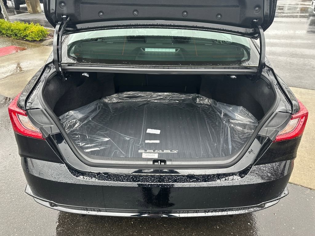 Used 2026 Toyota Camry Hybrid image 26