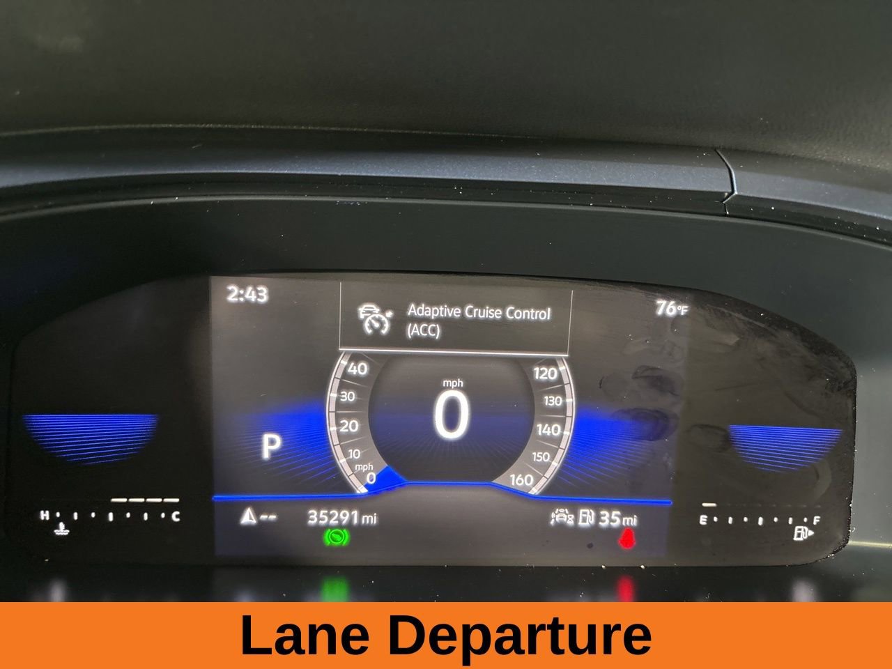 Used 2023 Volkswagen Taos SE w/ Panoramic Sunroof Package image 14