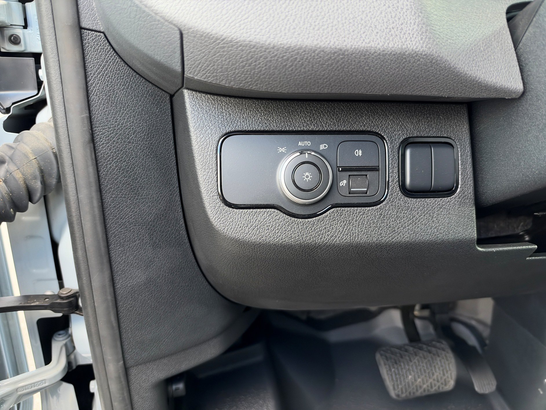 Used 2025 Mercedes-Benz Sprinter 2500 image 11