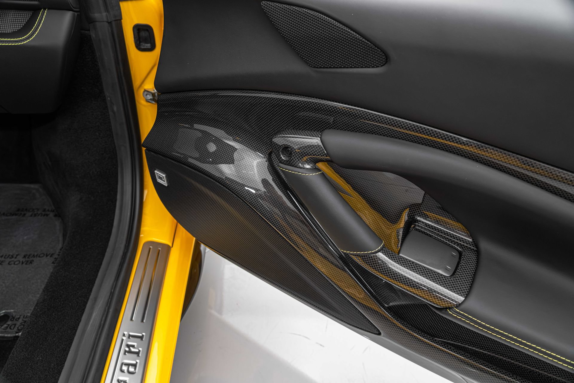Certified 2022 Ferrari F8 Tributo RWD image 35