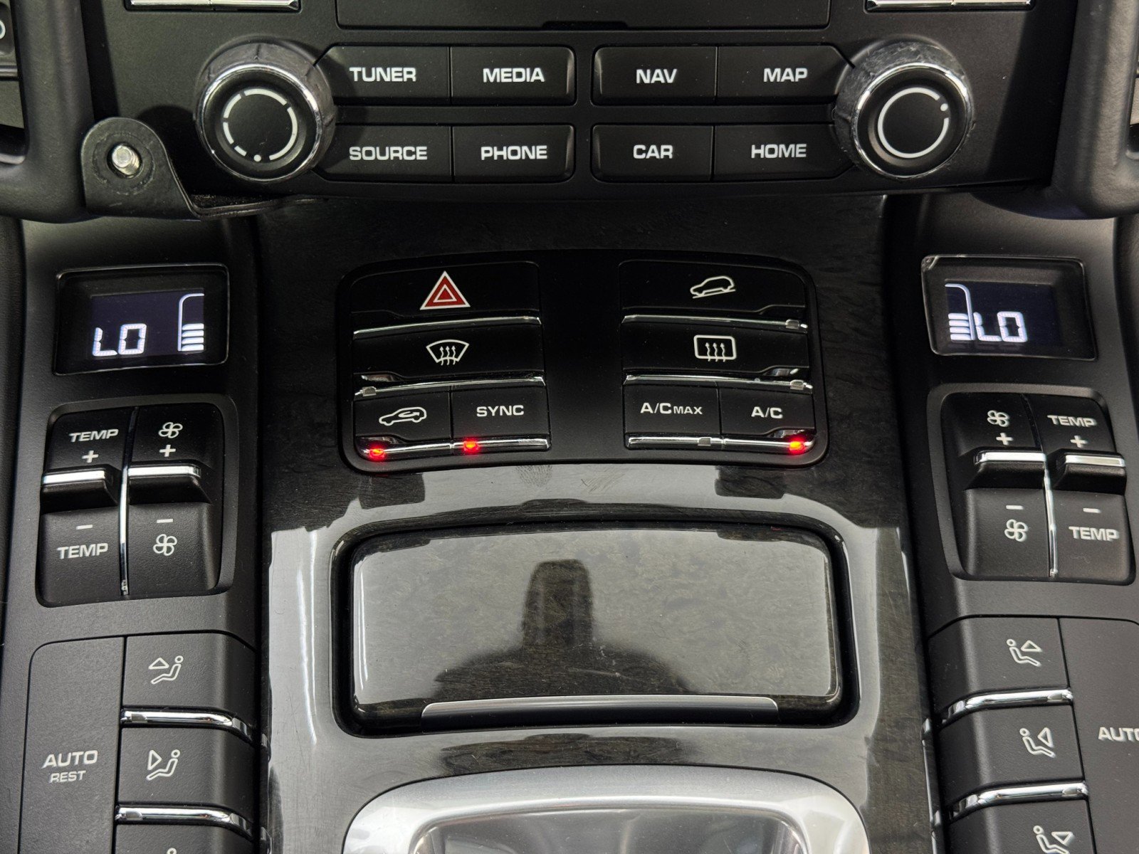 Used 2017 Porsche Cayenne Turbo image 27