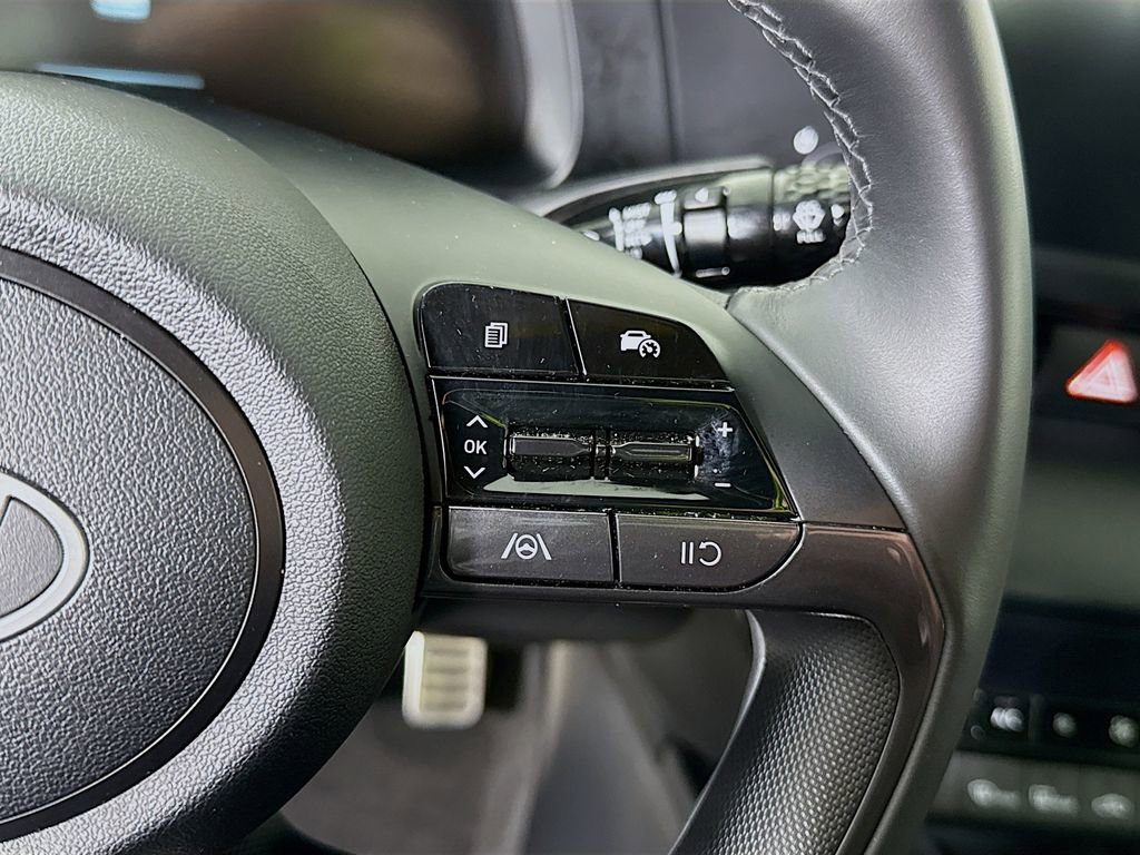 Certified 2025 Hyundai Elantra Sport FWD image 20