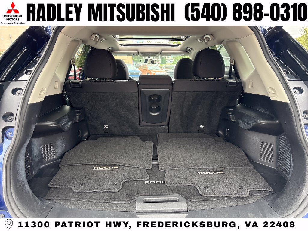 Used 2017 Nissan Rogue SV AWD/4WD image 13