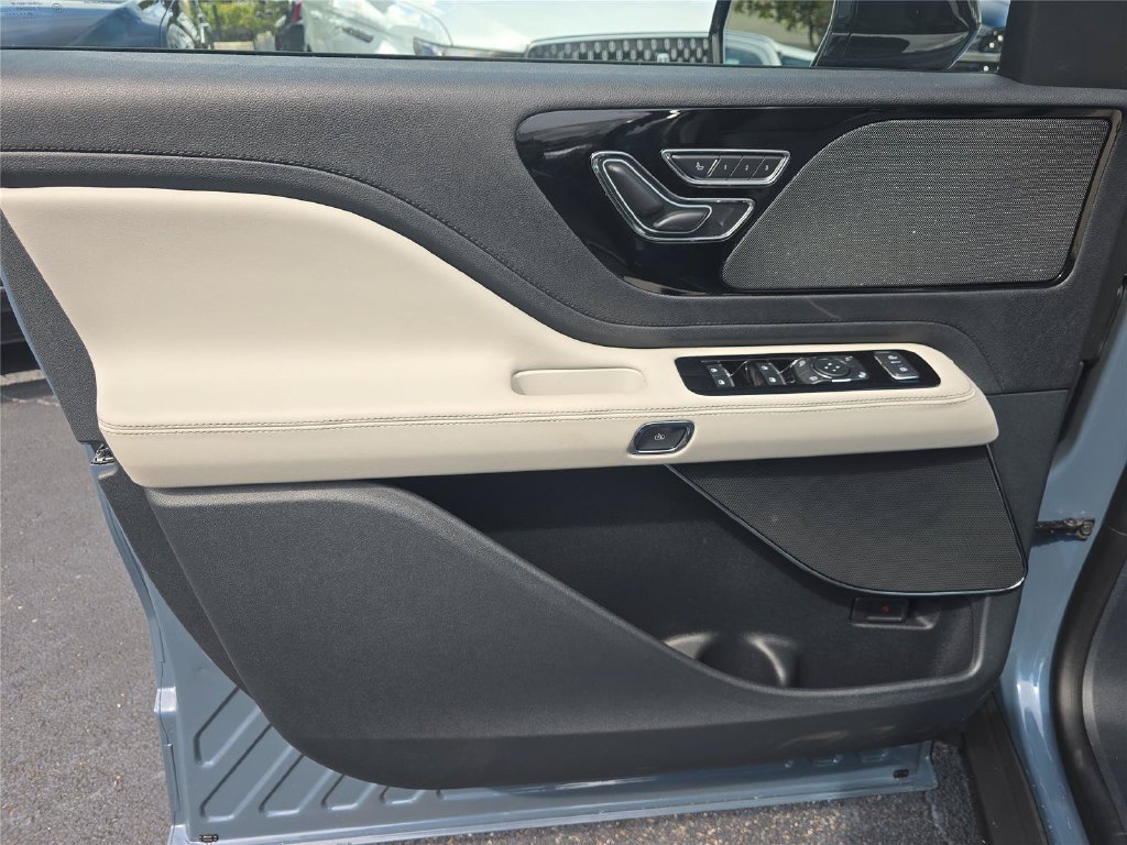New 2027 Lincoln Aviator 2WD image 13