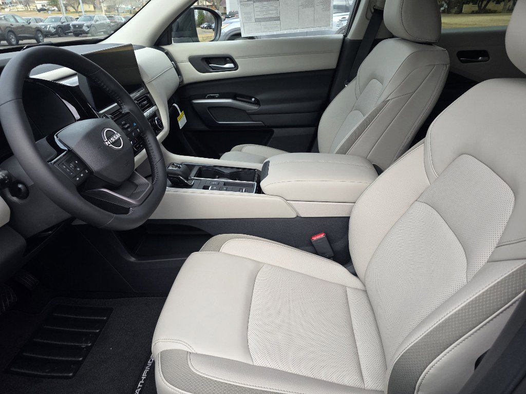 New 2026 Nissan Pathfinder SL image 11