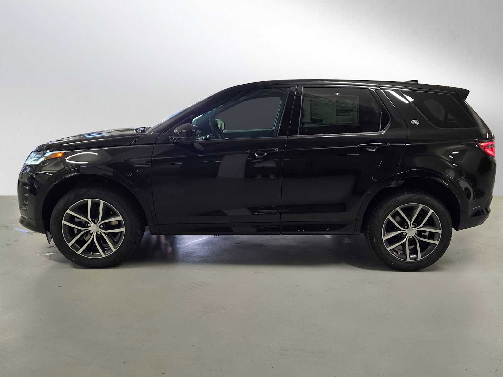 New 2026 Land Rover Discovery Sport Landmark AWD/4WD image 2