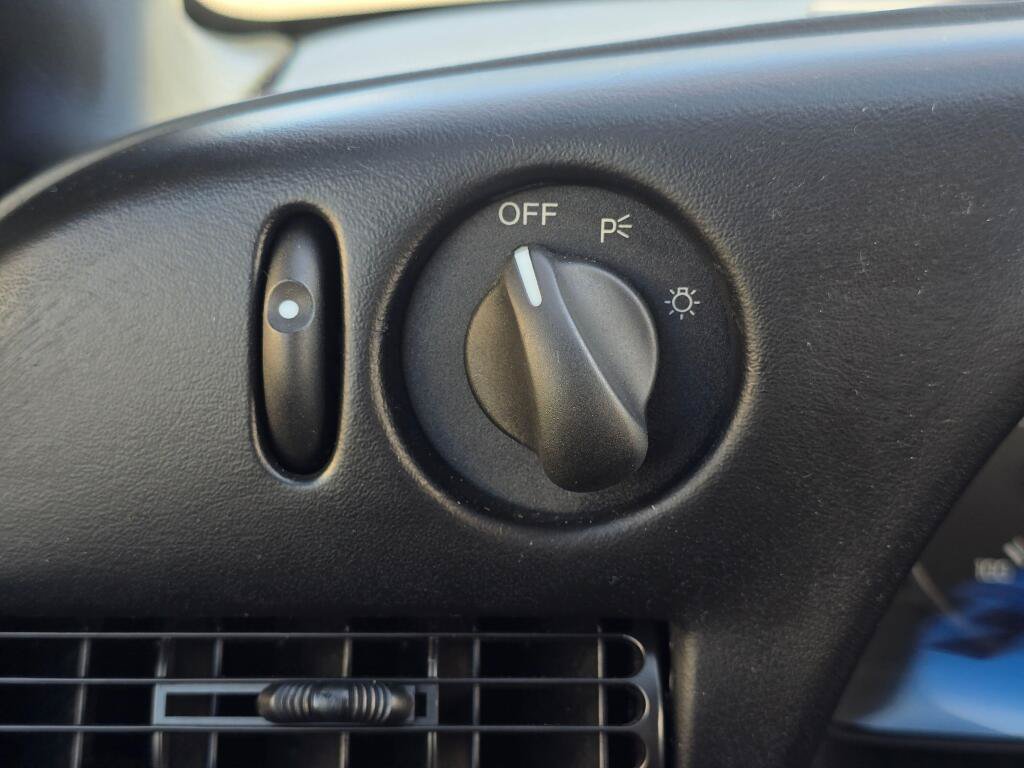 Used 1995 Chevrolet Monte Carlo Z34 FWD image 40