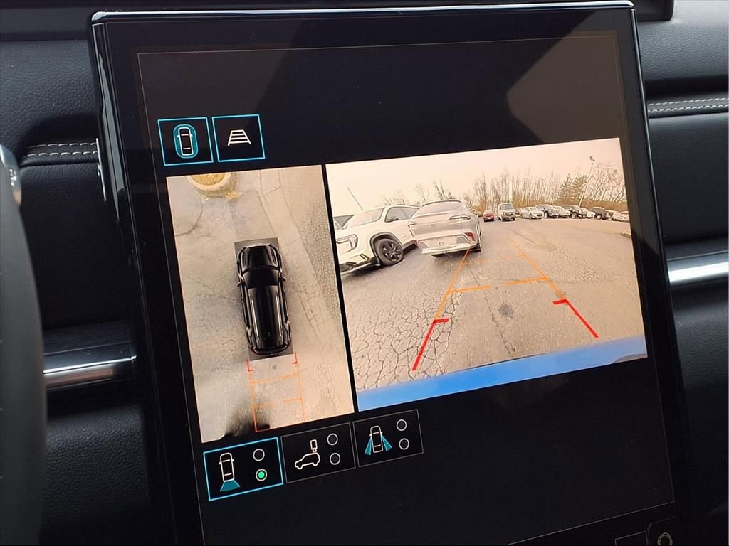 Used 2025 GMC Terrain Elevation w/ Elevation Premium Package image 12