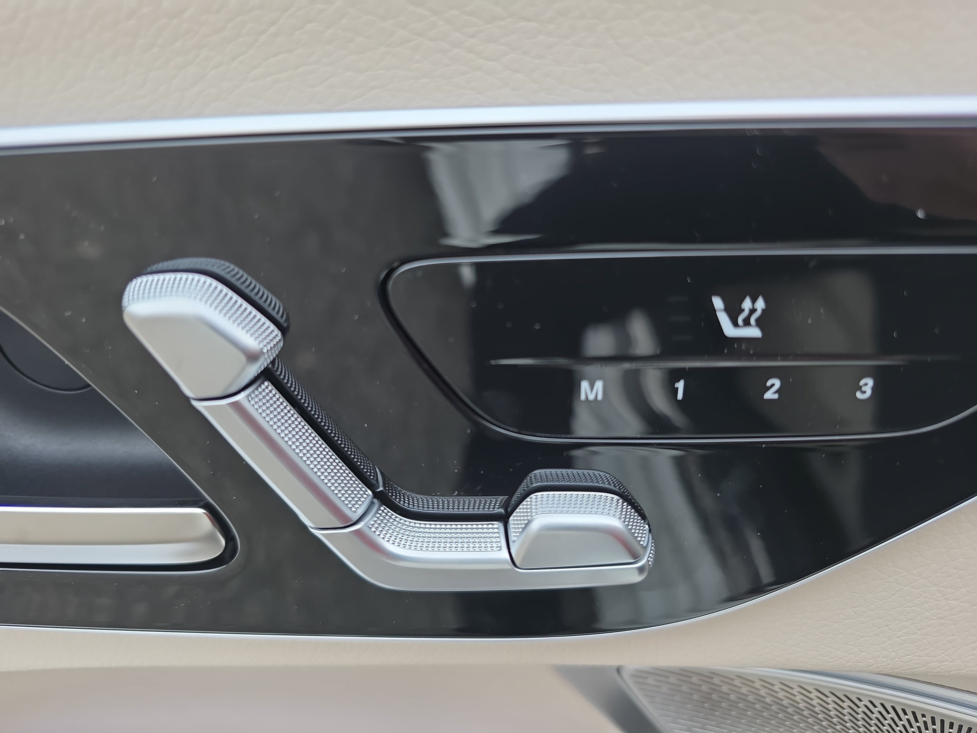 New 2026 Mercedes-Benz CLE 300 4MATIC Coupe image 29
