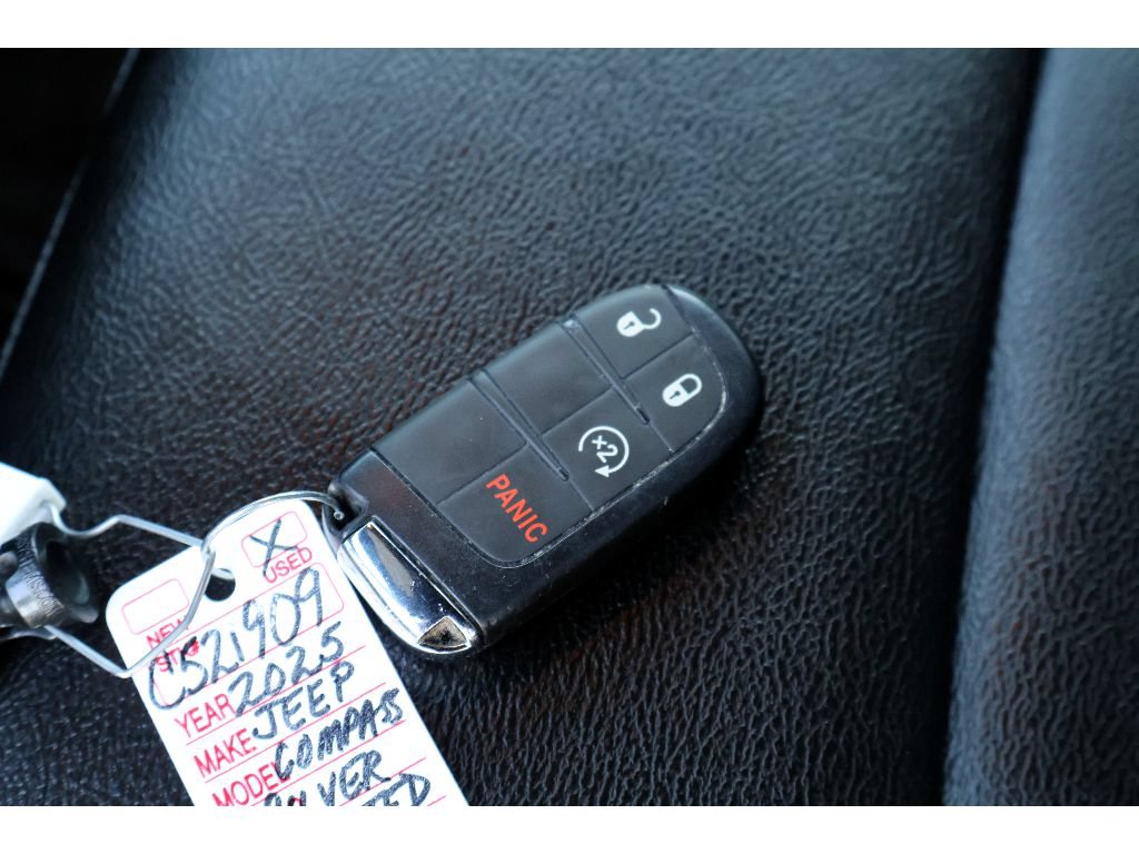 Used 2025 Jeep Compass Limited AWD/4WD image 34
