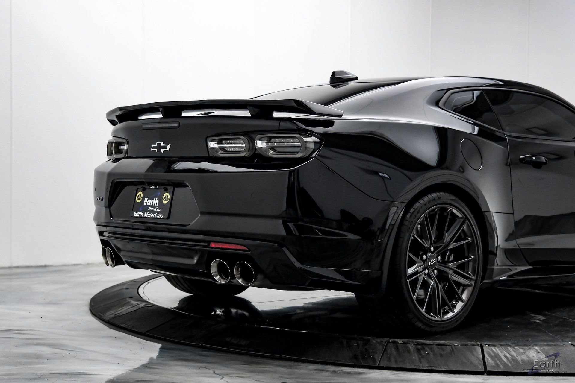 Used 2021 Chevrolet Camaro ZL1 image 17